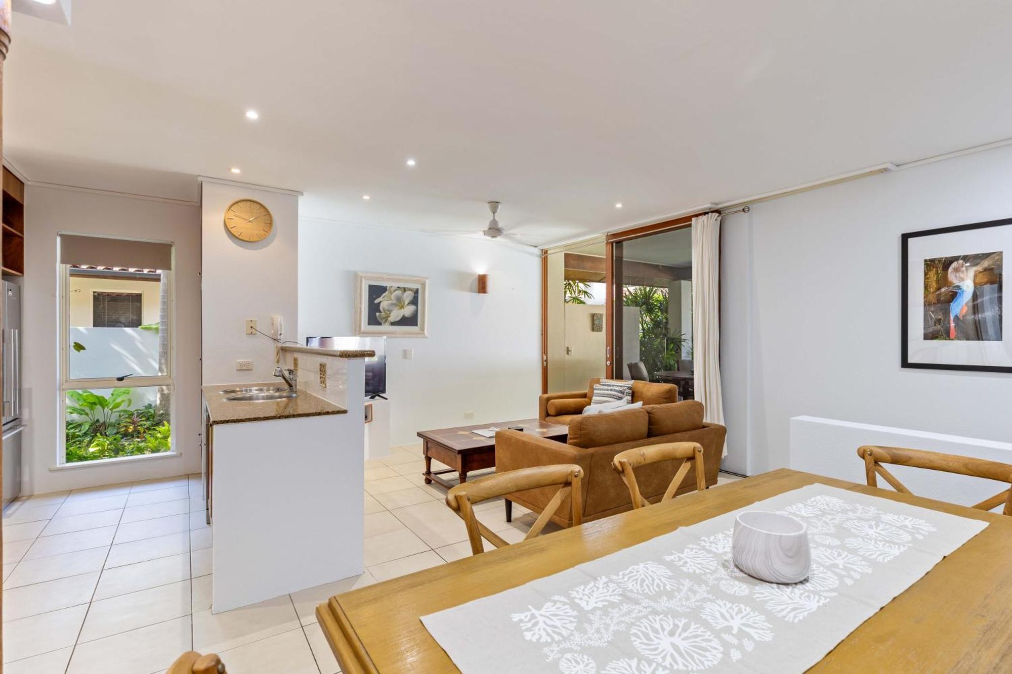 Surya Beachfront Villa Port Douglas Exterior foto
