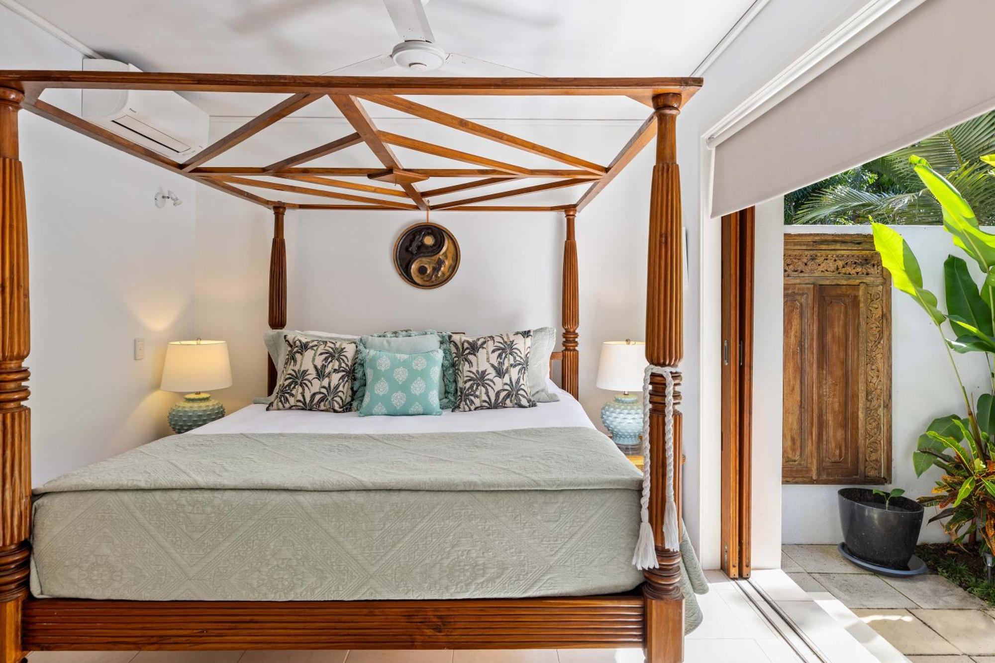 Surya Beachfront Villa Port Douglas Exterior foto